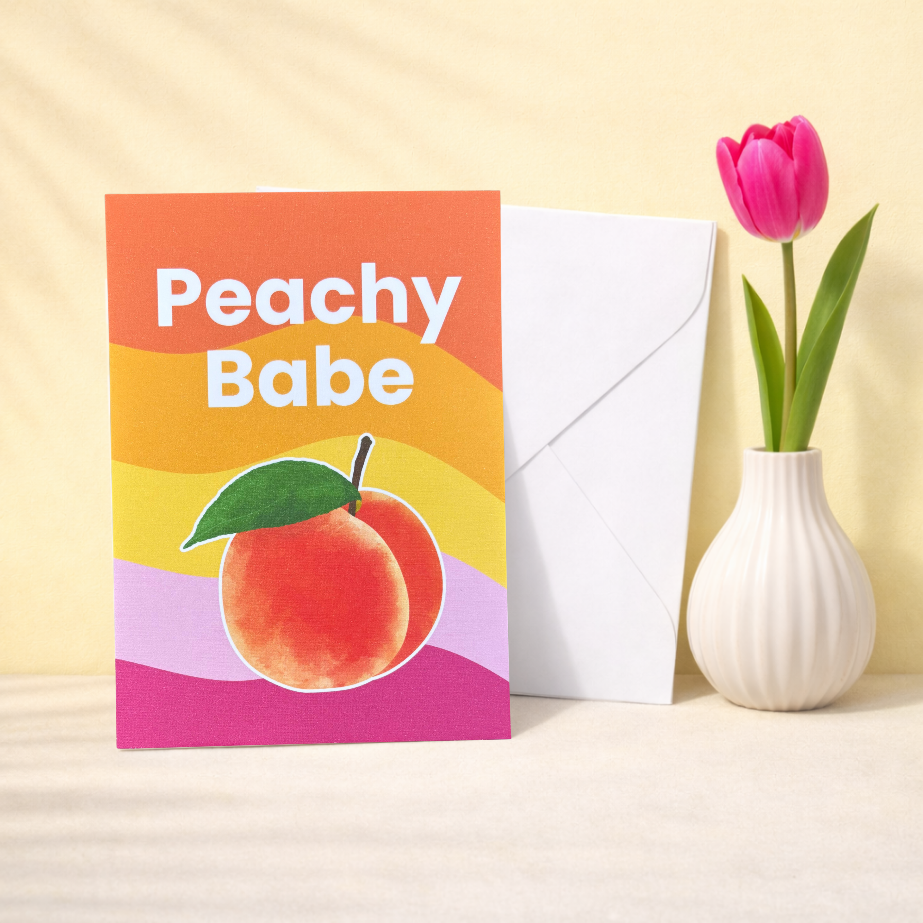 Grußkarte „Peachy Babe“ – moderne Karte mit Umschlag