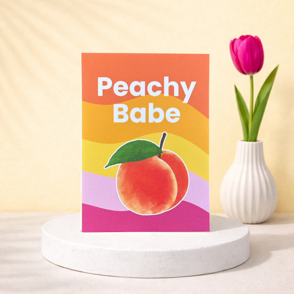 Grußkarte „Peachy Babe“ – moderne Karte mit Umschlag