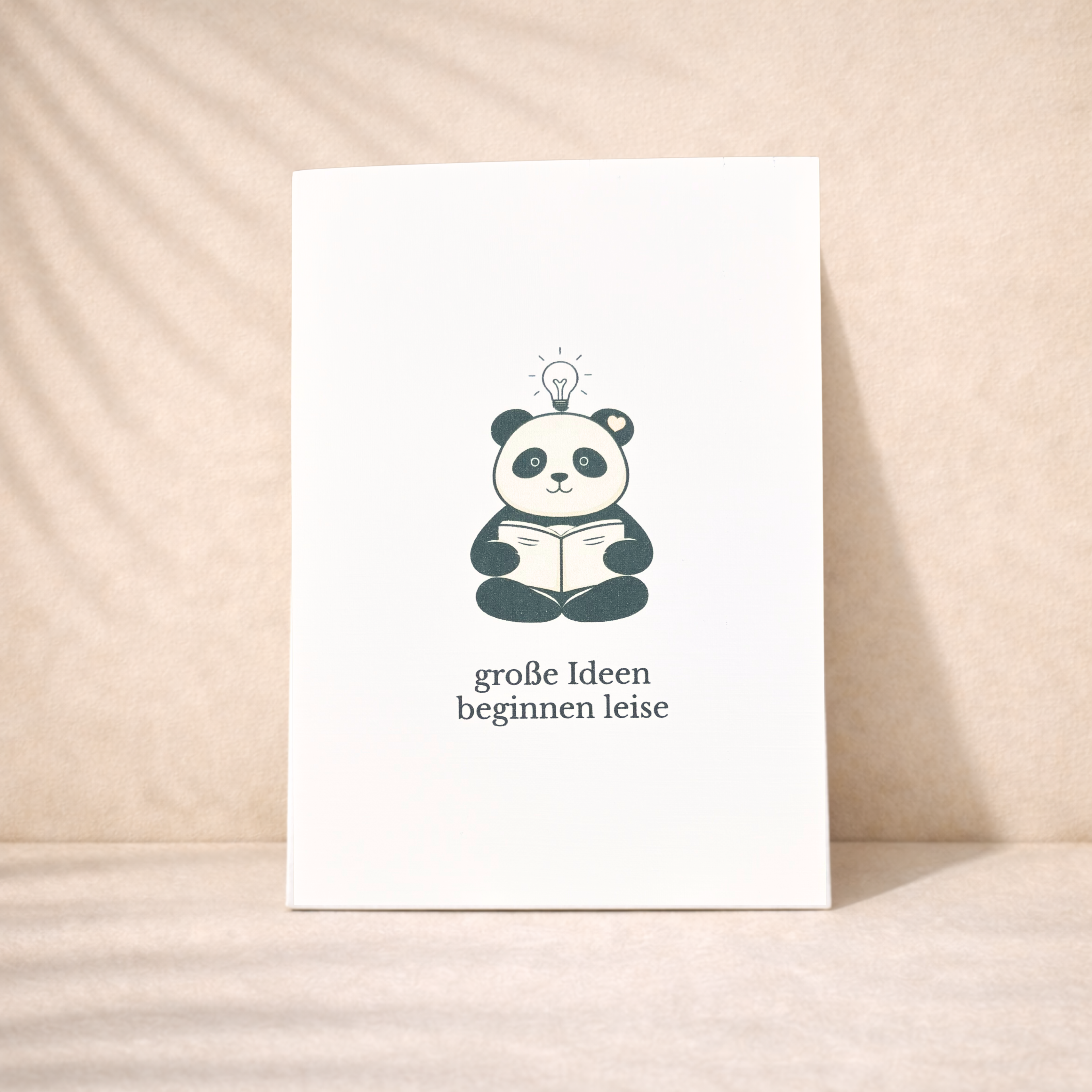 Leinen Grußkarte „Große Ideen beginnen leise“ – Panda Motiv Inspiration inkl. Umschlag