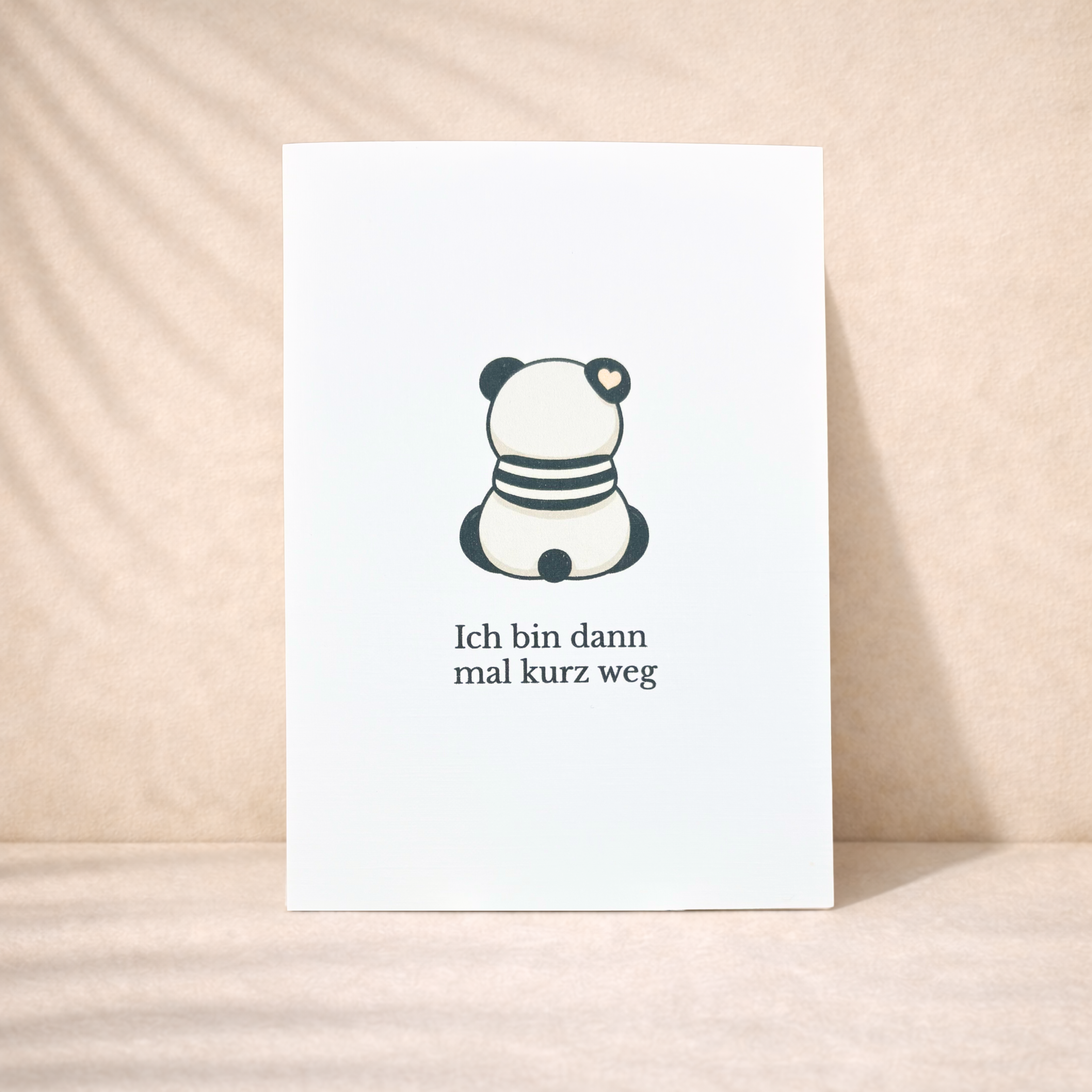 Leinen Grußkarte „Ich bin dann mal kurz weg“ – lustige Panda Karte inkl. Umschlag