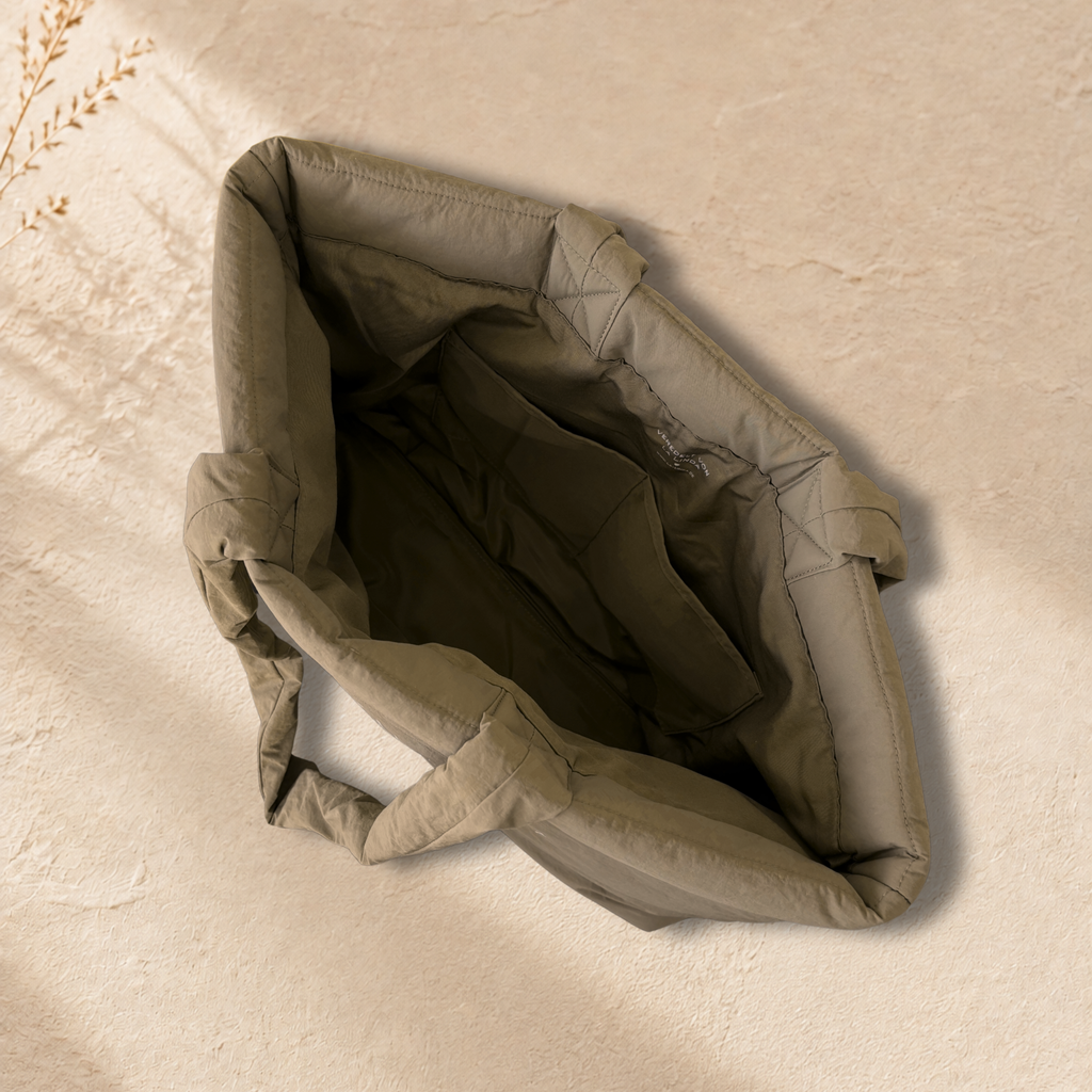 Gesteppte Schultertasche „Live Softly“ – großer Shopper in 2 Farben