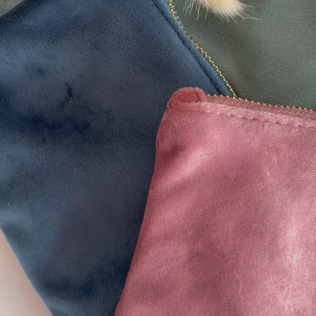 Personalisierbare Samt-Kosmetiktasche mit Initiale – Samttasche in 4 Farben